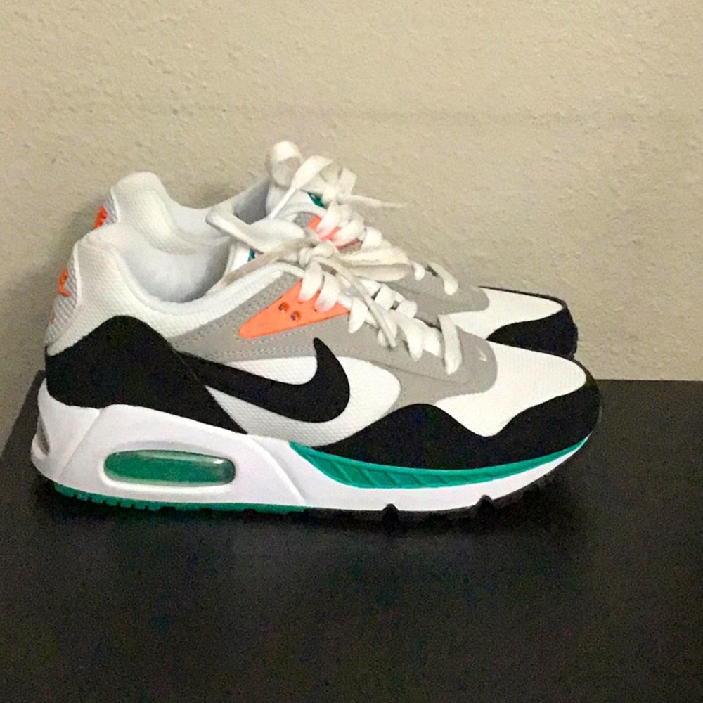 Nike Air Max Correlate Women’s Size 5